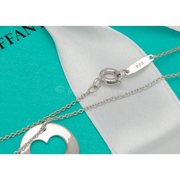 Tiffany & Co. Necklace Vintage Circle Heart Cutout Pendant 15mm Silver 16" Chain - Picture 5 of 8